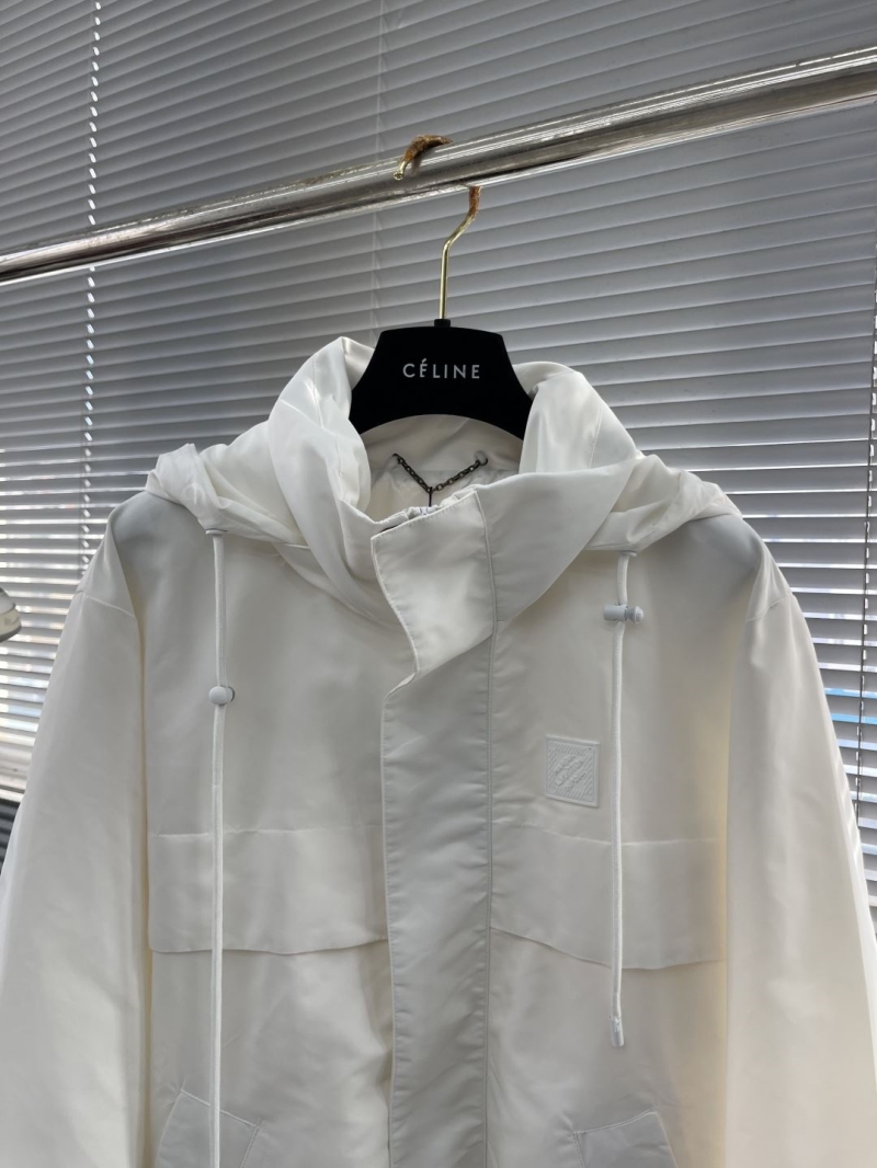 l0vis Vvtt0n outwear